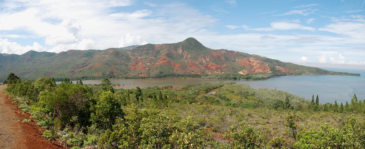 01- L'embouchure de la Riviere des Pirogues.JPG